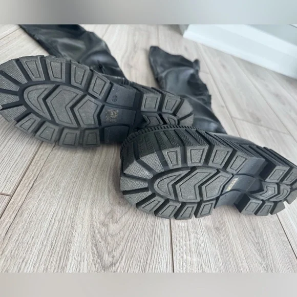 Letar Black Stretch Boots - Picture 12 of 13